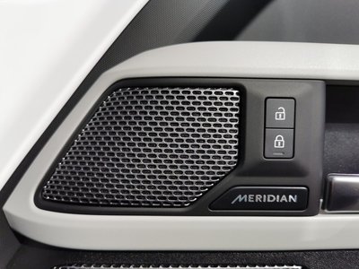 LAND ROVER DEFENDER - 7