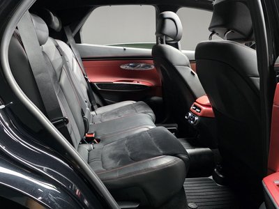 2021 Genesis GV70 thumbnail 17