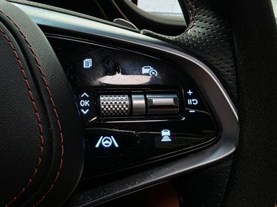 2021 Genesis GV70 thumbnail 31