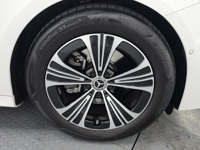 MERCEDES-BENZ E-CLASS - 6