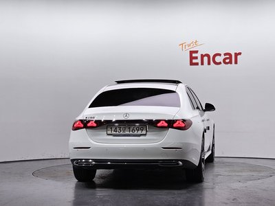 MERCEDES-BENZ E-CLASS - 4