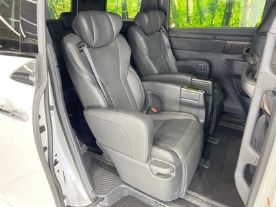 2025 TOYOTA ALPHARD photo 9