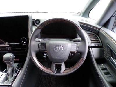 2025 Toyota ALPHARD — фото 4