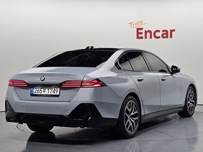 2026 BMW 5 SERIES 照片 3
