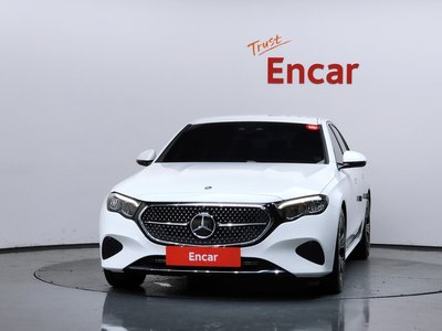 2024 Mercedes-BENZ E-CLASS photo 2