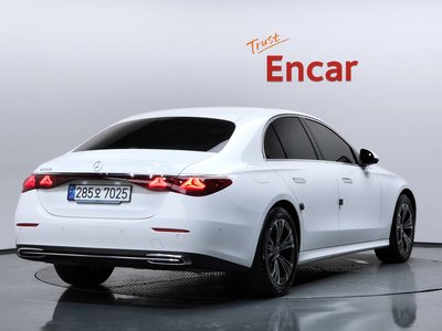 2024 Mercedes-BENZ E-CLASS photo 4