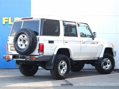 TOYOTA LAND CRUISER 70 - 2