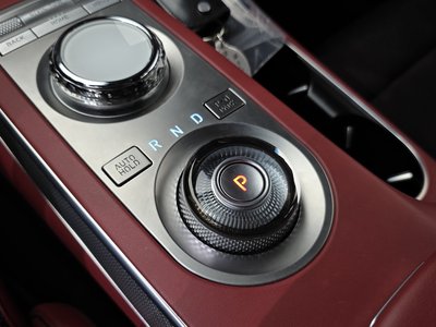 صورة 9 لـ 2021 Genesis GV70