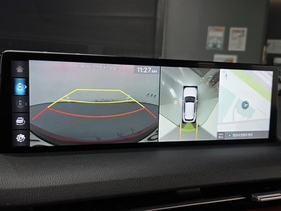 2021 Genesis GV70 — миниатюра 17