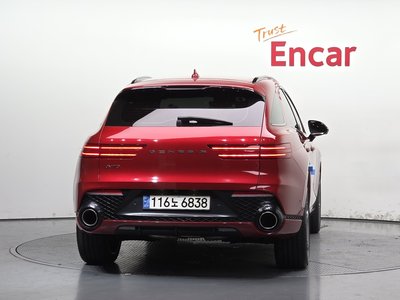 صورة 4 لـ 2021 Genesis GV70