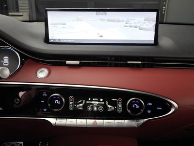 2021 Genesis GV70 — миниатюра 18
