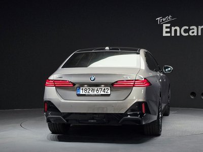 BMW 5 SERIES - 4