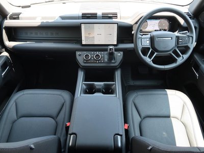 صورة 2 لـ 2025 LAND Rover DEFENDER
