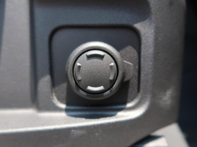 2025 LAND Rover DEFENDER thumbnail 36