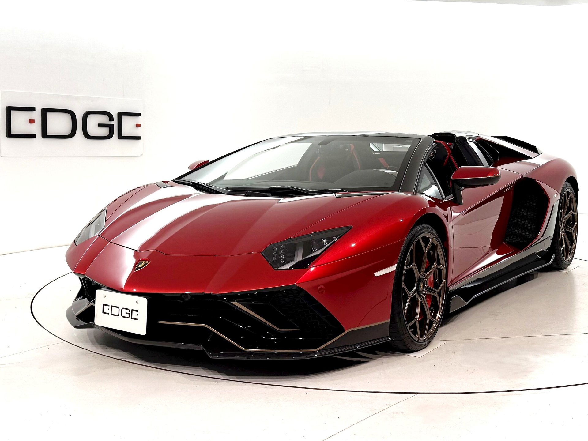 LAMBORGHINI AVENTADOR ROADSTER - View 1