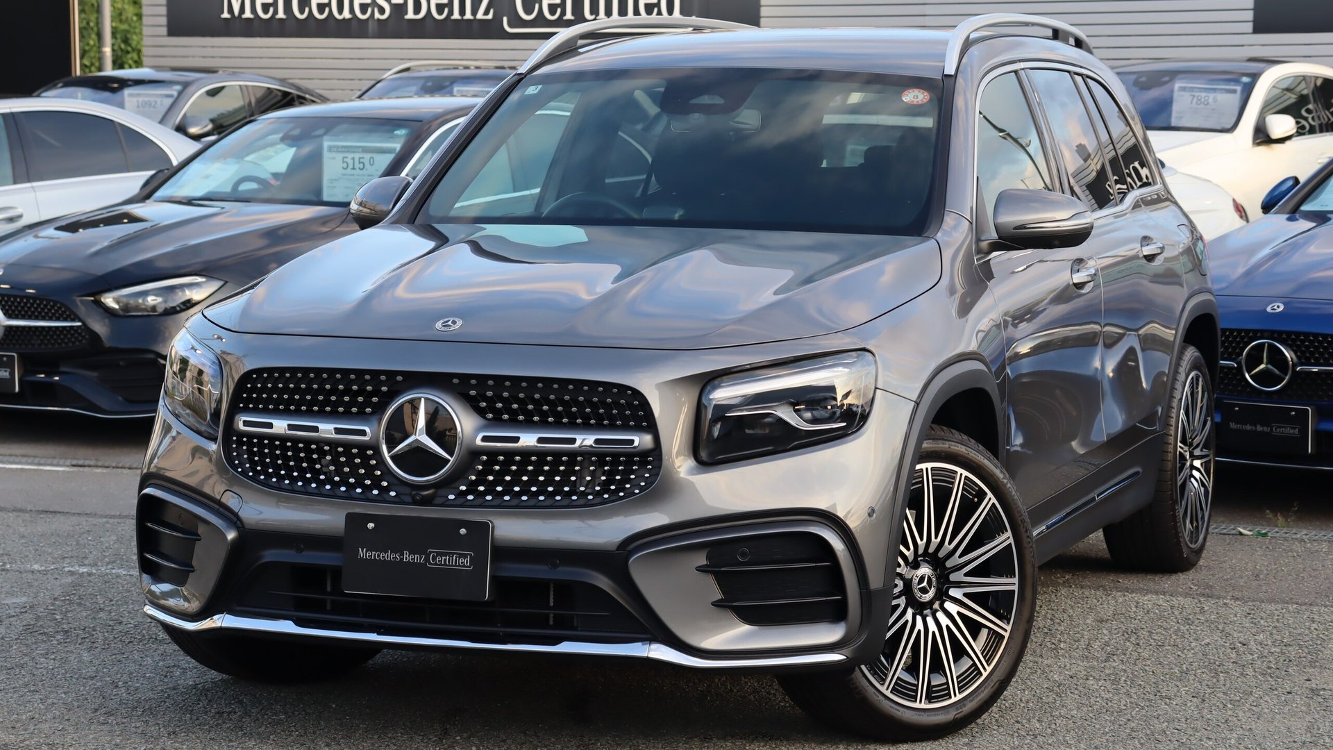 MERCEDES-BENZ GLB - View 1