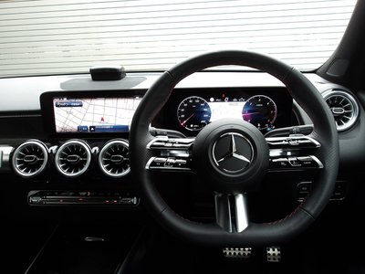 صورة مصغرة 34 لـ 2025 Mercedes-BENZ GLB