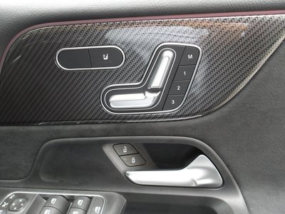 صورة مصغرة 50 لـ 2025 Mercedes-BENZ GLB