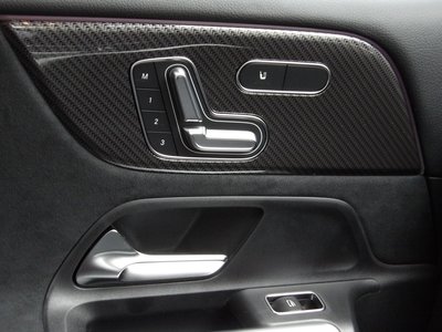صورة مصغرة 51 لـ 2025 Mercedes-BENZ GLB