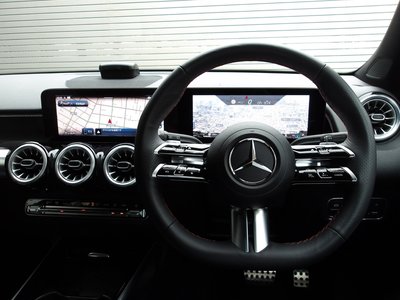 صورة مصغرة 33 لـ 2025 Mercedes-BENZ GLB