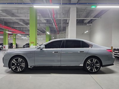 BMW 7 SERIES - 2