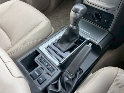 TOYOTA LAND CRUISER PRADO - 9