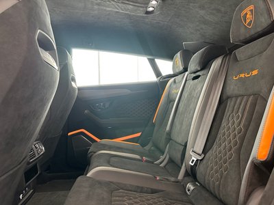 LAMBORGHINI URUS - 10