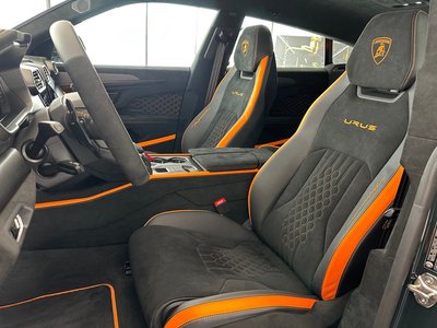 LAMBORGHINI URUS - 5
