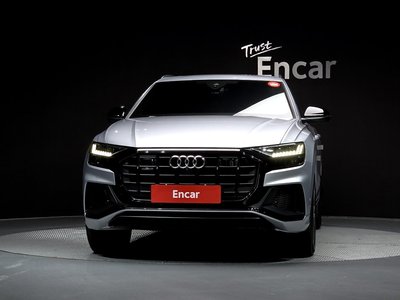 AUDI Q8 - 2