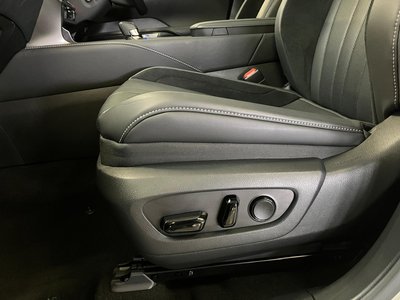 صورة مصغرة 28 لـ 2023 Lexus RX