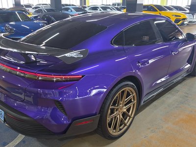 صورة 5 لـ 2025 Porsche TAYCAN