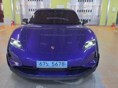 صورة 2 لـ 2025 Porsche TAYCAN