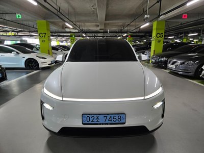 TESLA MODEL Y - 1