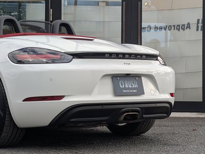 PORSCHE 718 BOXSTER - 9