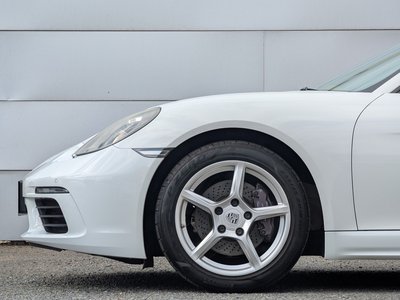 PORSCHE 718 BOXSTER - 10