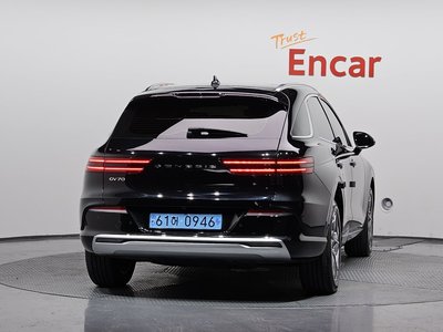 2022 Genesis ELECTRIFIED GV70 photo 3