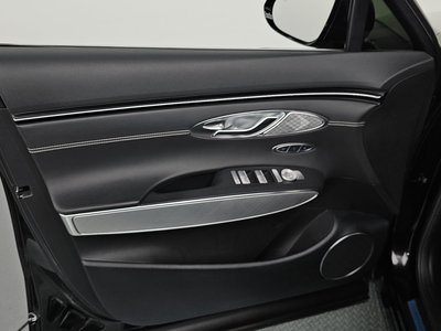 2022 Genesis ELECTRIFIED GV70 — миниатюра 14