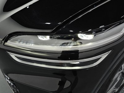 2022 Genesis ELECTRIFIED GV70 photo 9