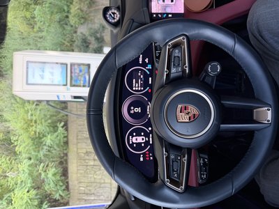 صورة 8 لـ 2026 Porsche TAYCAN