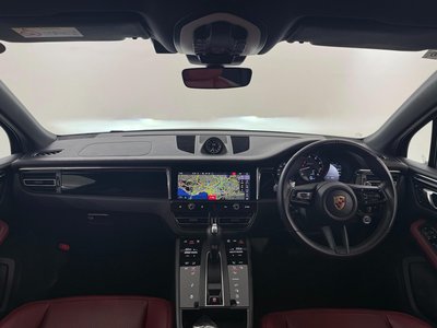 PORSCHE MACAN - 2