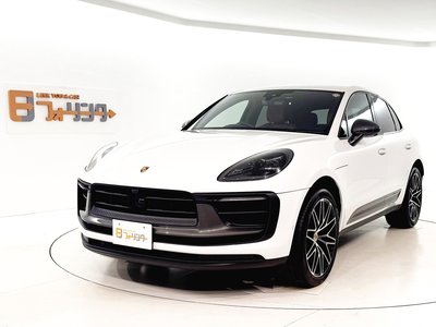 PORSCHE MACAN - 1