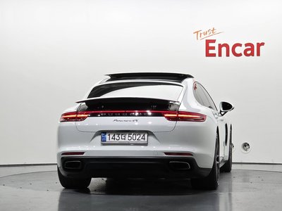 2018 Porsche PANAMERA 照片 3