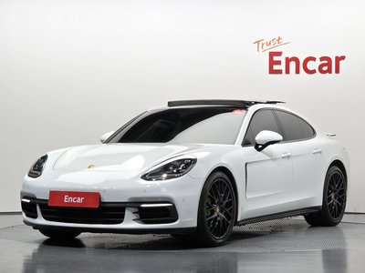 2018 Porsche PANAMERA 照片 1