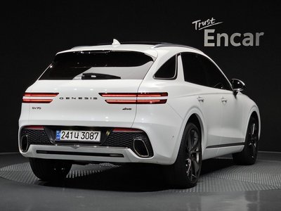 2021 Genesis GV70 photo 3