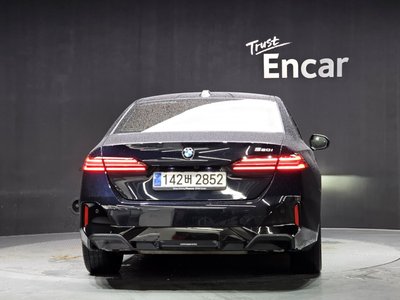 2025 BMW 5 SERIES 照片 3