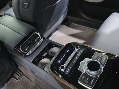 صورة مصغرة 29 لـ 2019 Genesis G90