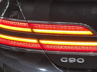 2019 Genesis G90 — фото 10