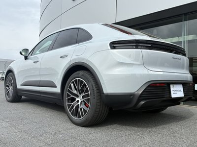 PORSCHE MACAN - 3