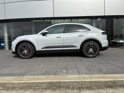 PORSCHE MACAN - 2