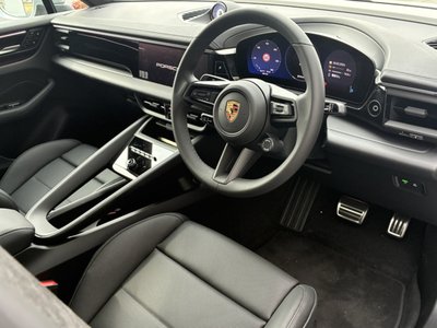 PORSCHE MACAN - 8